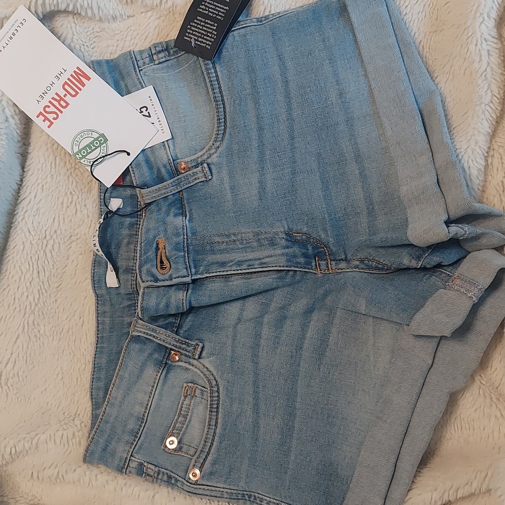 NWT celebrity pink midrise the honey jean shorts size 1/25